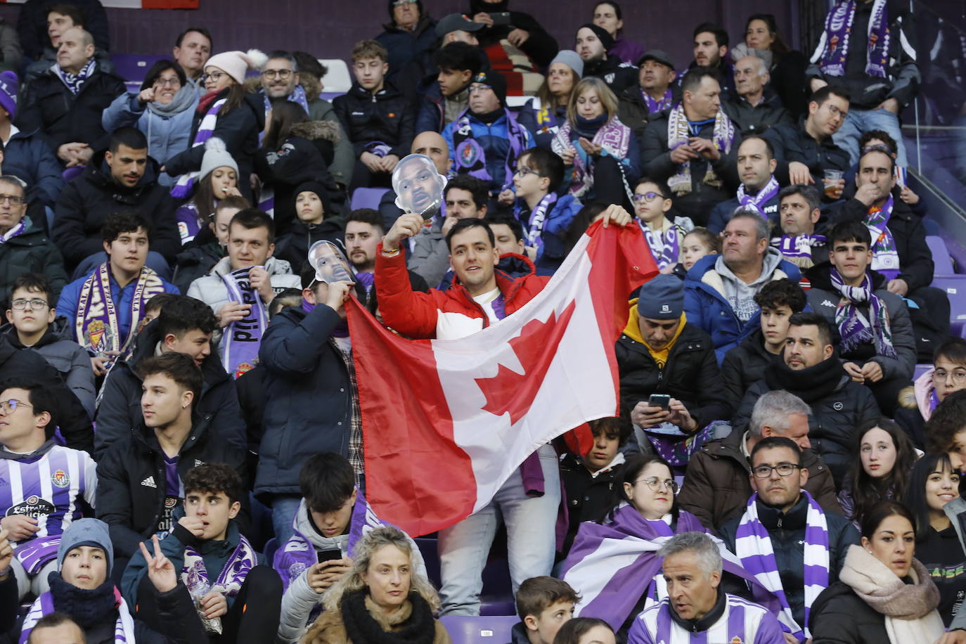 Fotos: Búscate en la grada del partido del Real Valladolid ante Osasuna (5/5)