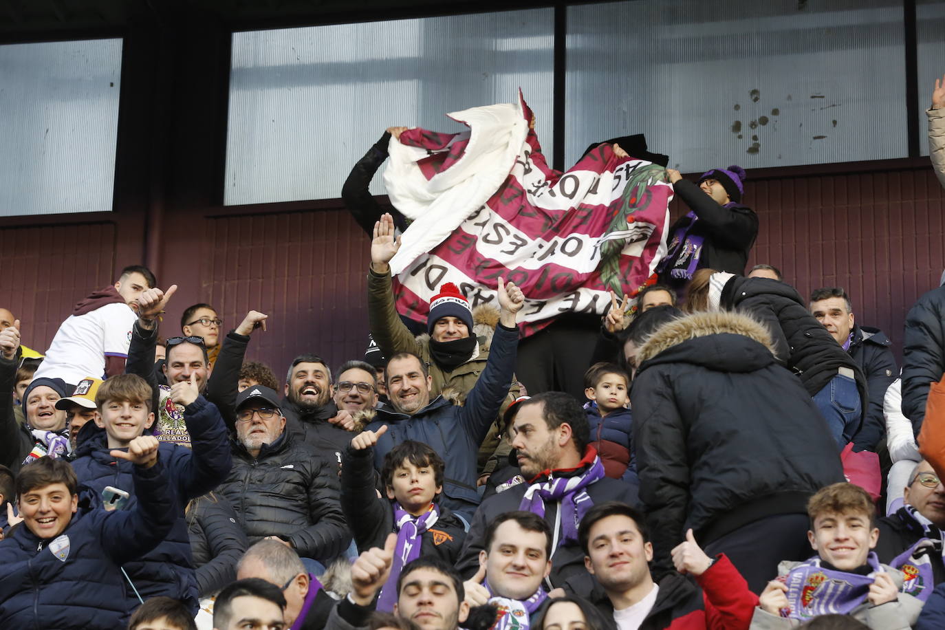 Fotos: Búscate en la grada del partido del Real Valladolid ante Osasuna (1/5)