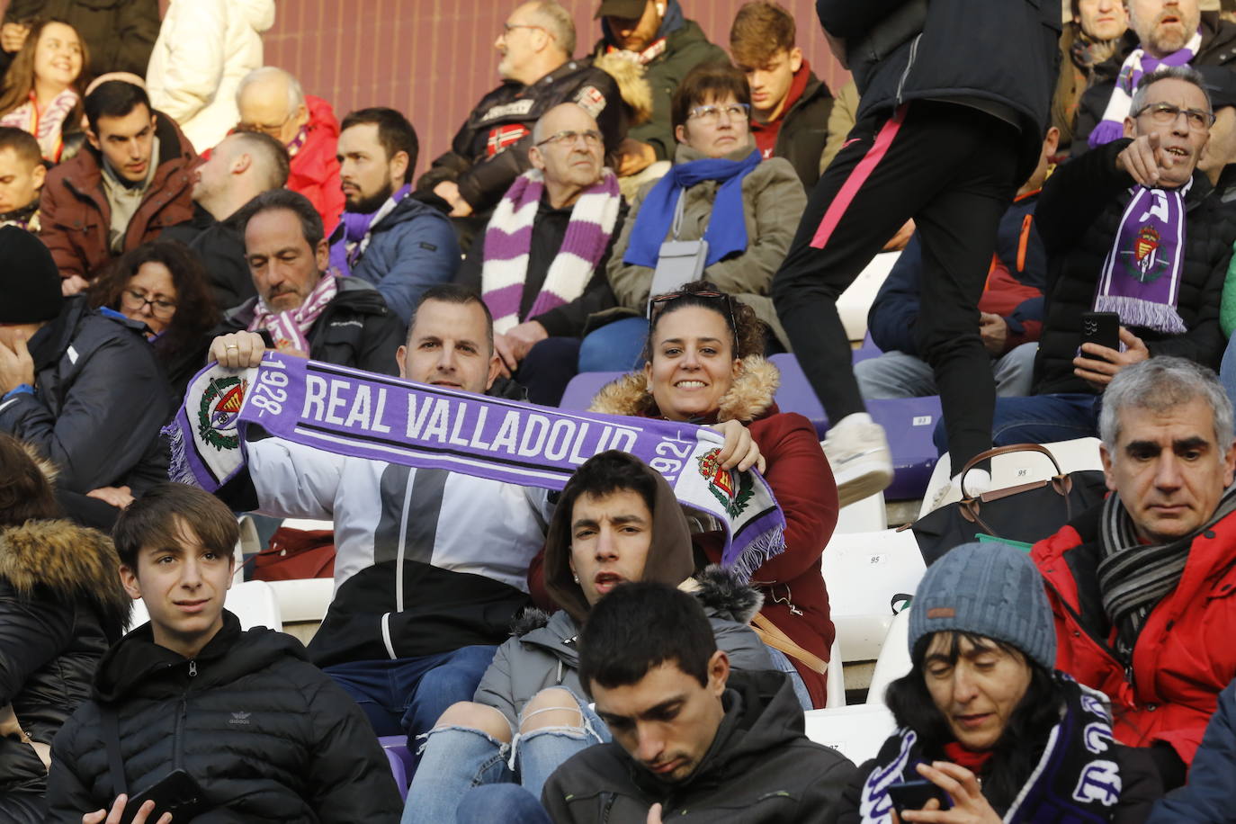 Fotos: Búscate en la grada del partido del Real Valladolid ante Osasuna (1/5)