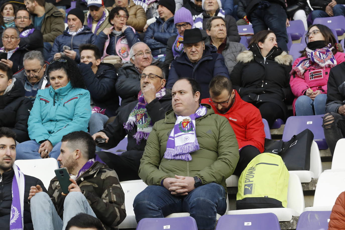 Fotos: Búscate en la grada del partido del Real Valladolid ante Osasuna (2/5)