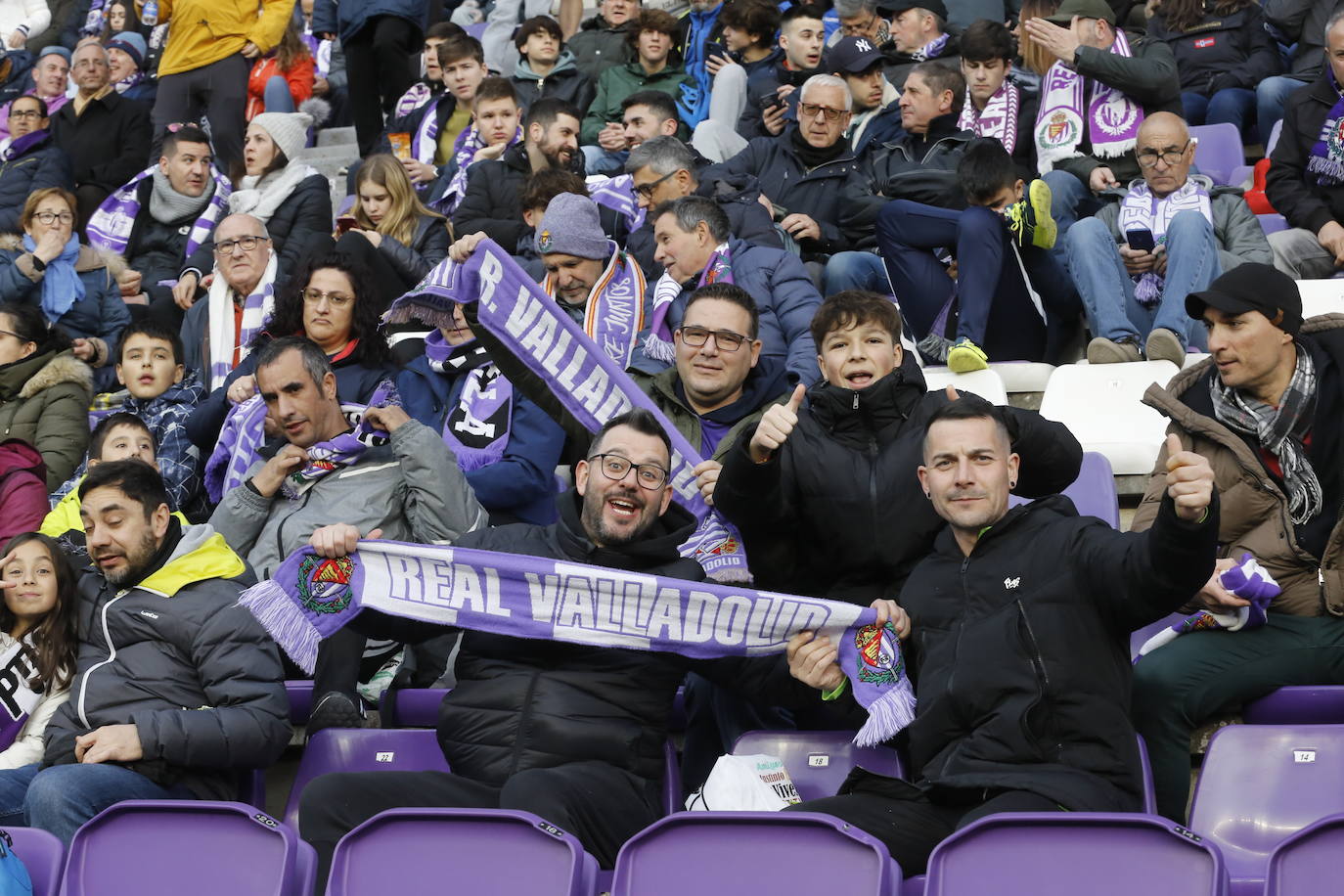 Fotos: Búscate en la grada del partido del Real Valladolid ante Osasuna (2/5)