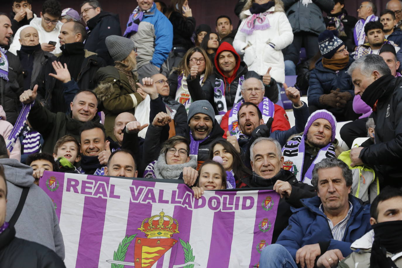 Fotos: Búscate en la grada del partido del Real Valladolid ante Osasuna (2/5)