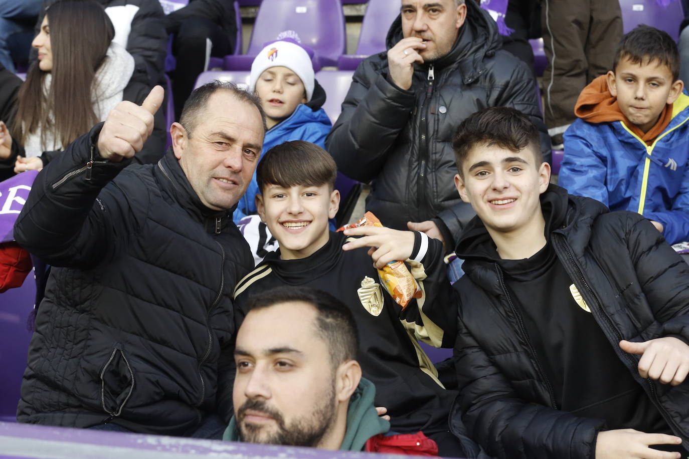 Fotos: Búscate en la grada del partido del Real Valladolid ante Osasuna (3/5)