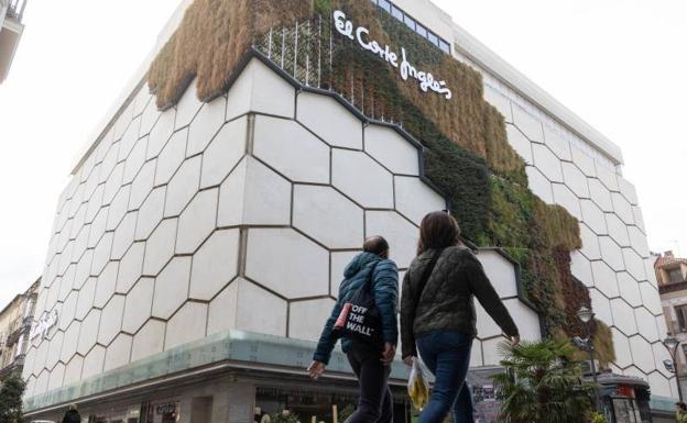 El Corte Inglés negocia ya la recolocación de los 172 trabajadores de Constitución