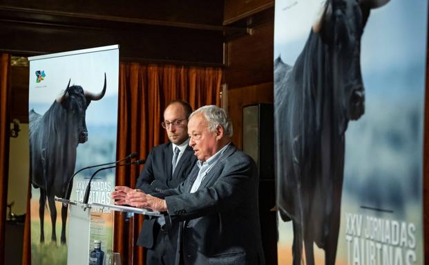 El consejero de Cultura inaugura las XXV Jornadas Taurinas de Castilla y León. 