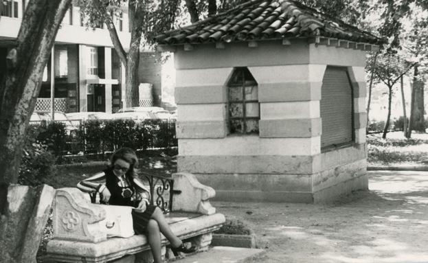 Biblioteca de la Plaza de Poniente. 