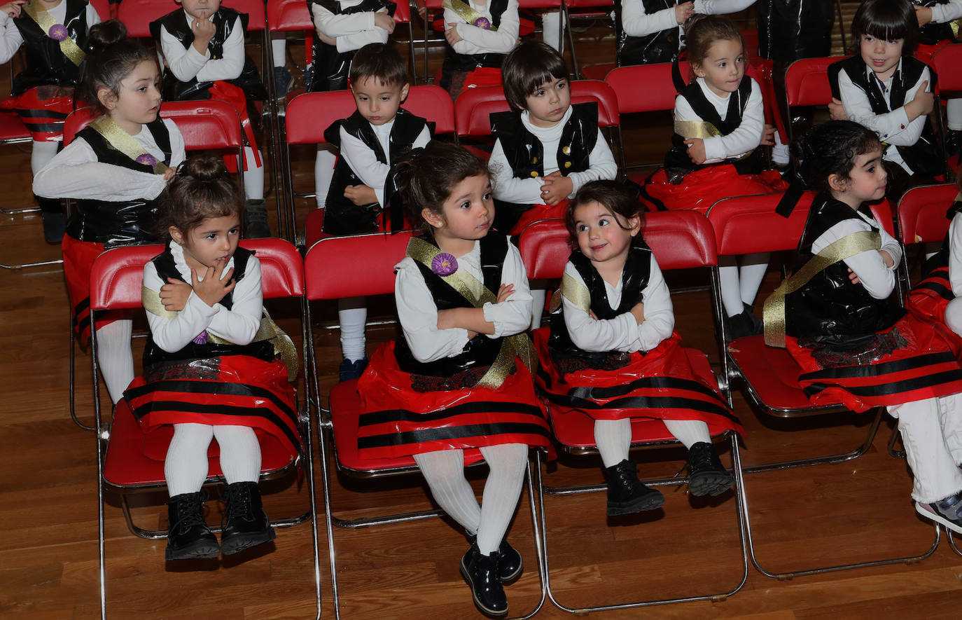 Fotos: El cambio climático en el colegio Jorge Manrique y el traje palentino, en Filipenses