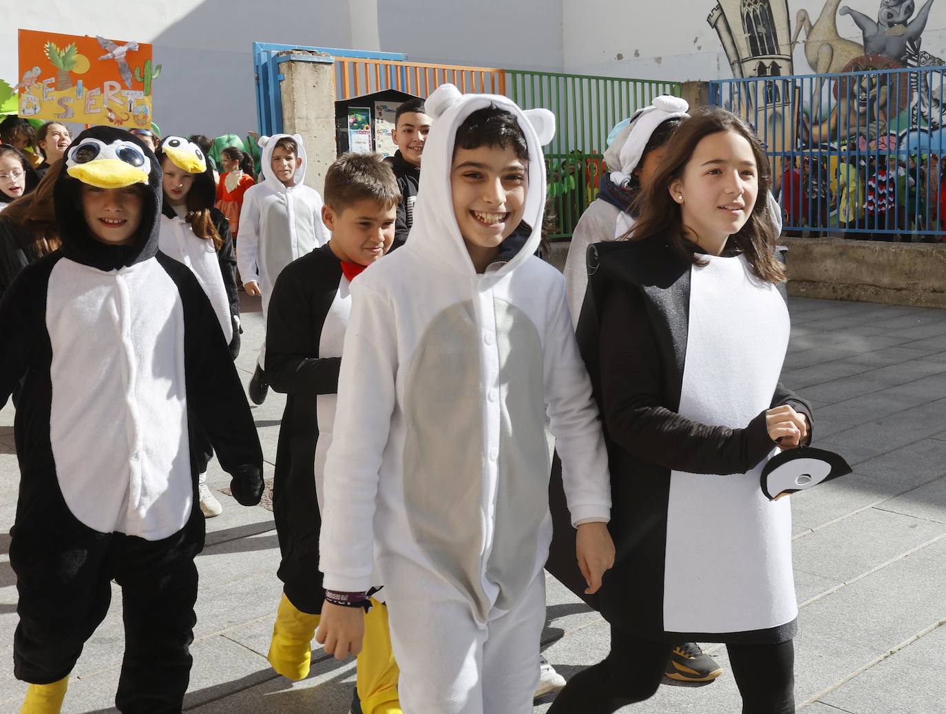 Fotos: El cambio climático en el colegio Jorge Manrique y el traje palentino, en Filipenses