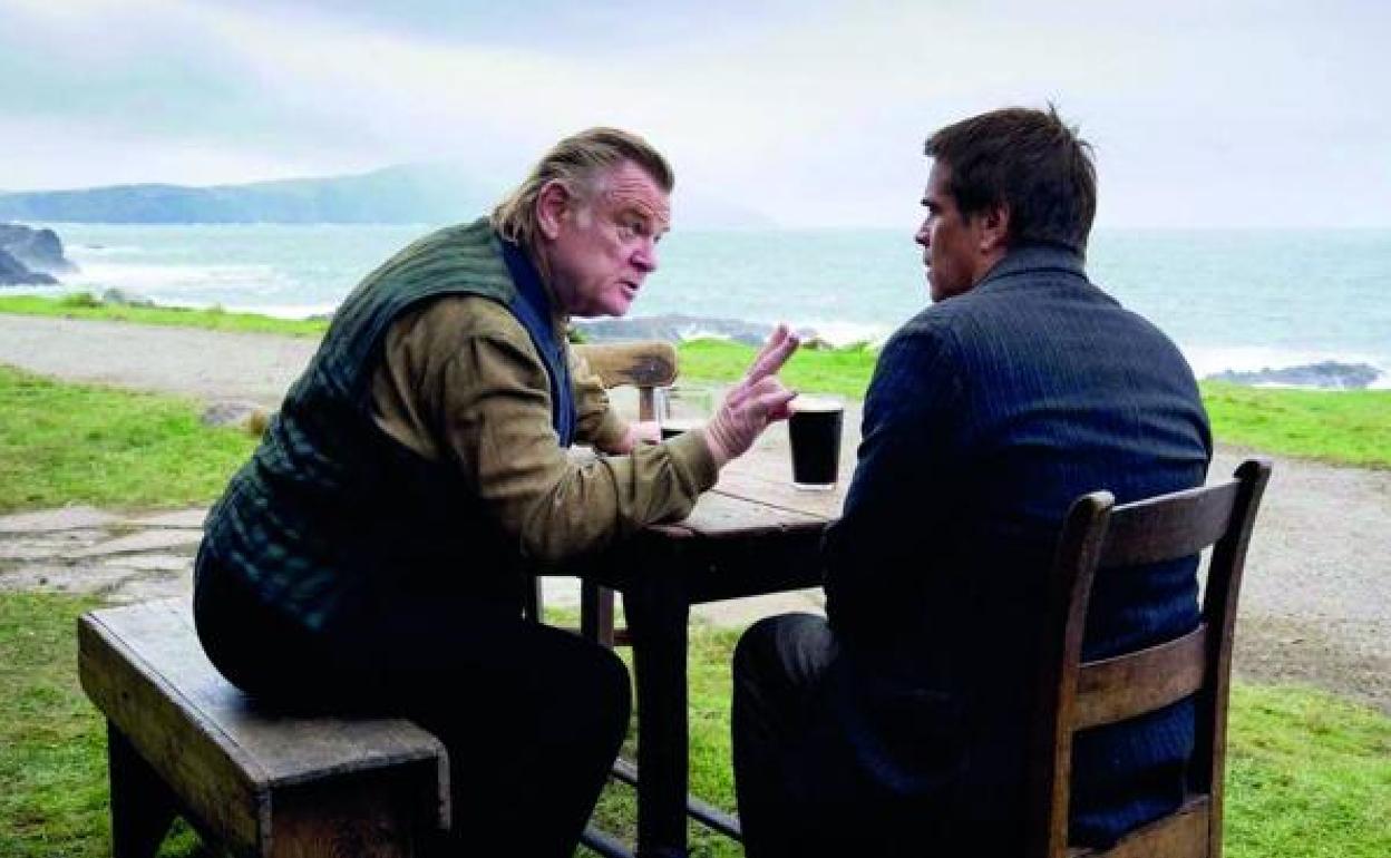 B. Gleeson y C. Farrel en un fotograma de 'Almas en pena de Inisherin'. 
