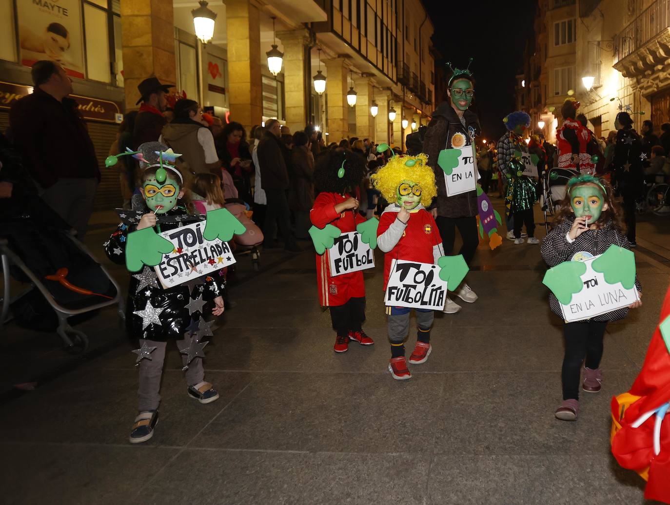 Fotos: El desfile del carnaval de Palencia, al detalle (I)