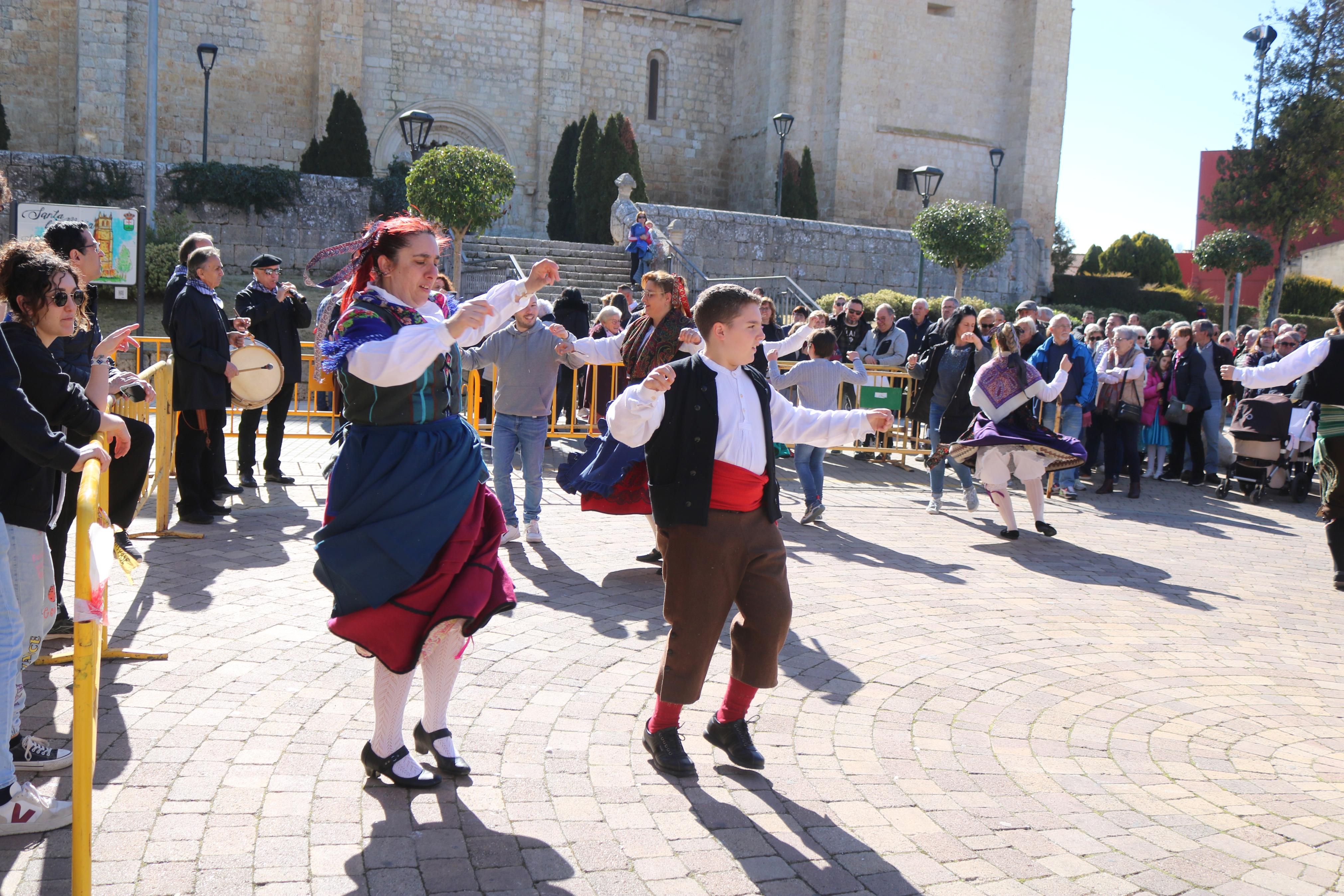 Villamuriel de Cerrato vivió una jornada festiva con música, danzas y gastronomía