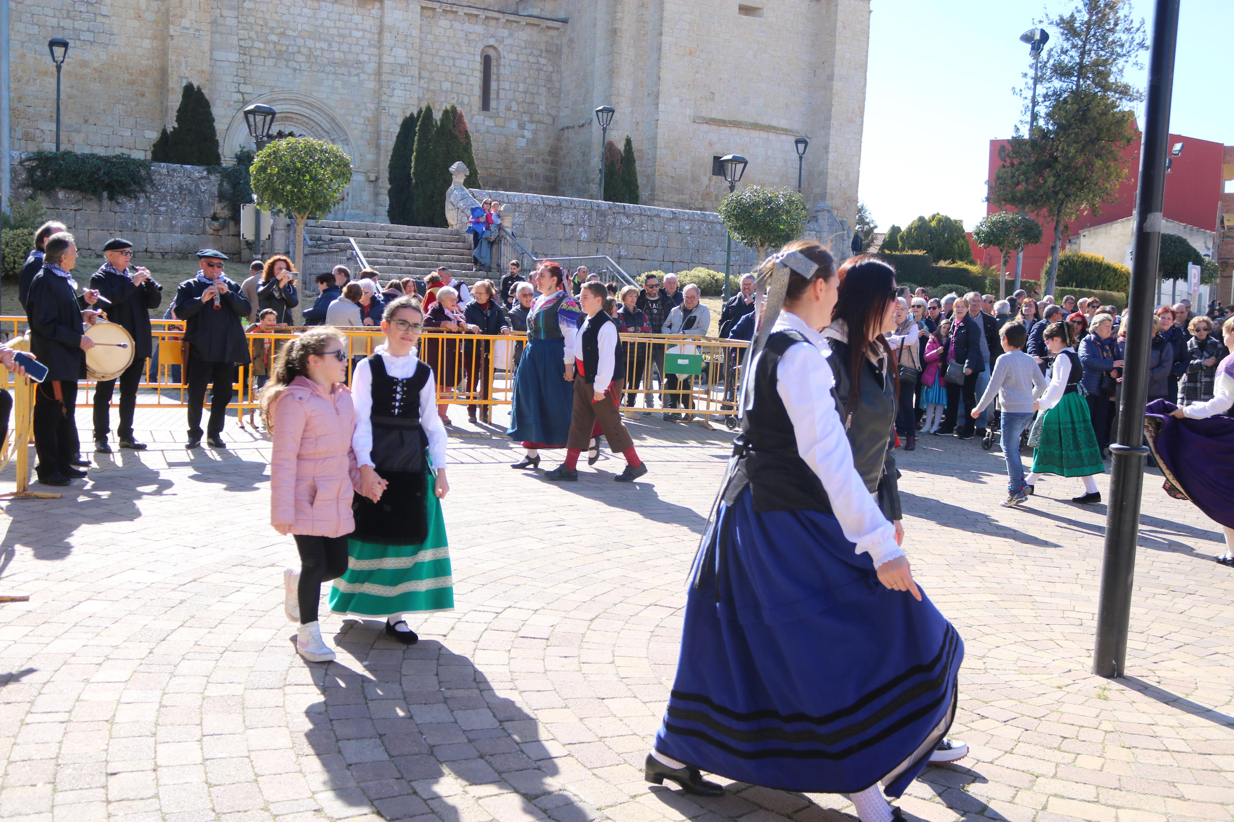 Villamuriel de Cerrato vivió una jornada festiva con música, danzas y gastronomía