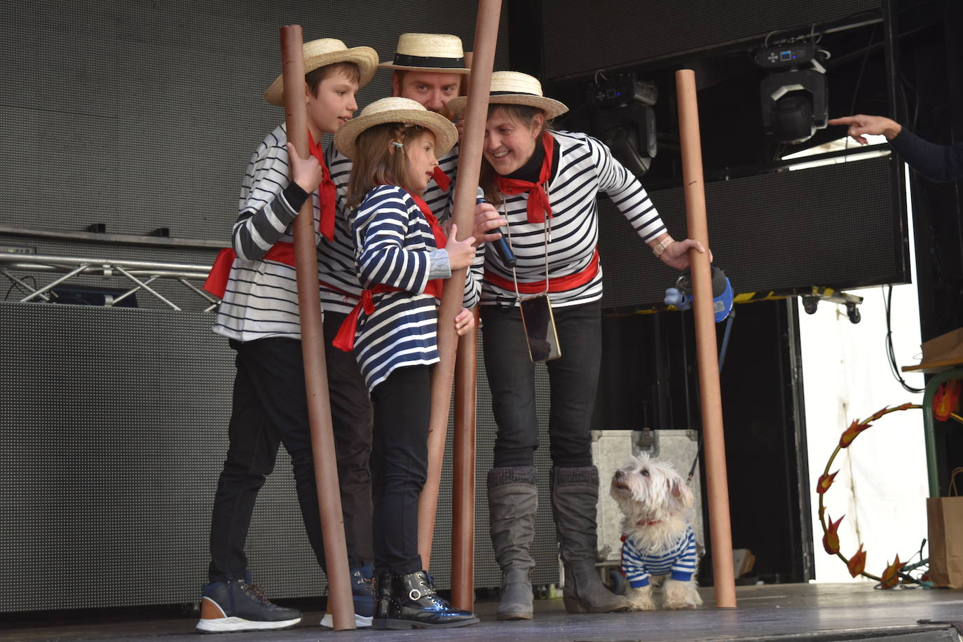 Fotos: Las mascotas se disfrazan en el Carnaval de la Galleta