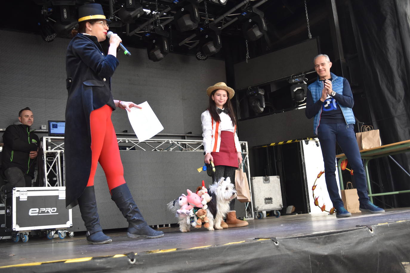 Fotos: Las mascotas se disfrazan en el Carnaval de la Galleta