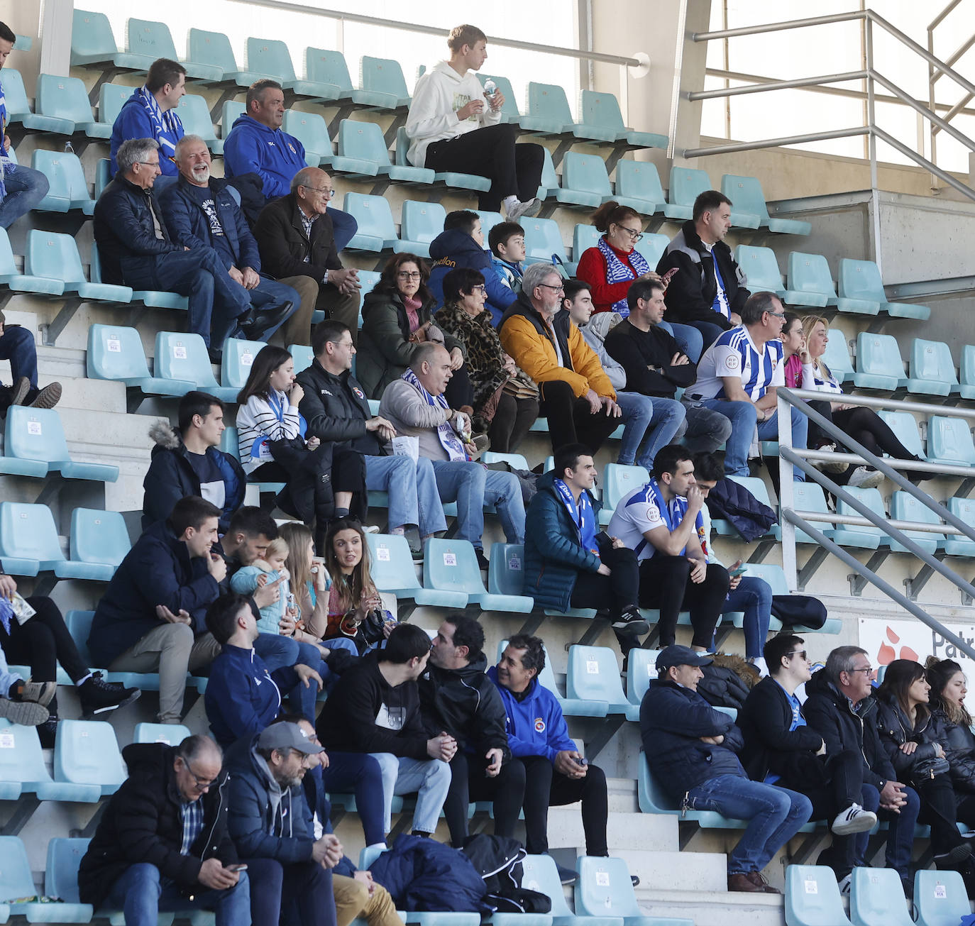 Fotos: Búscate en las gradas de La Balastera en el Palencia Cristo-Torrelavega