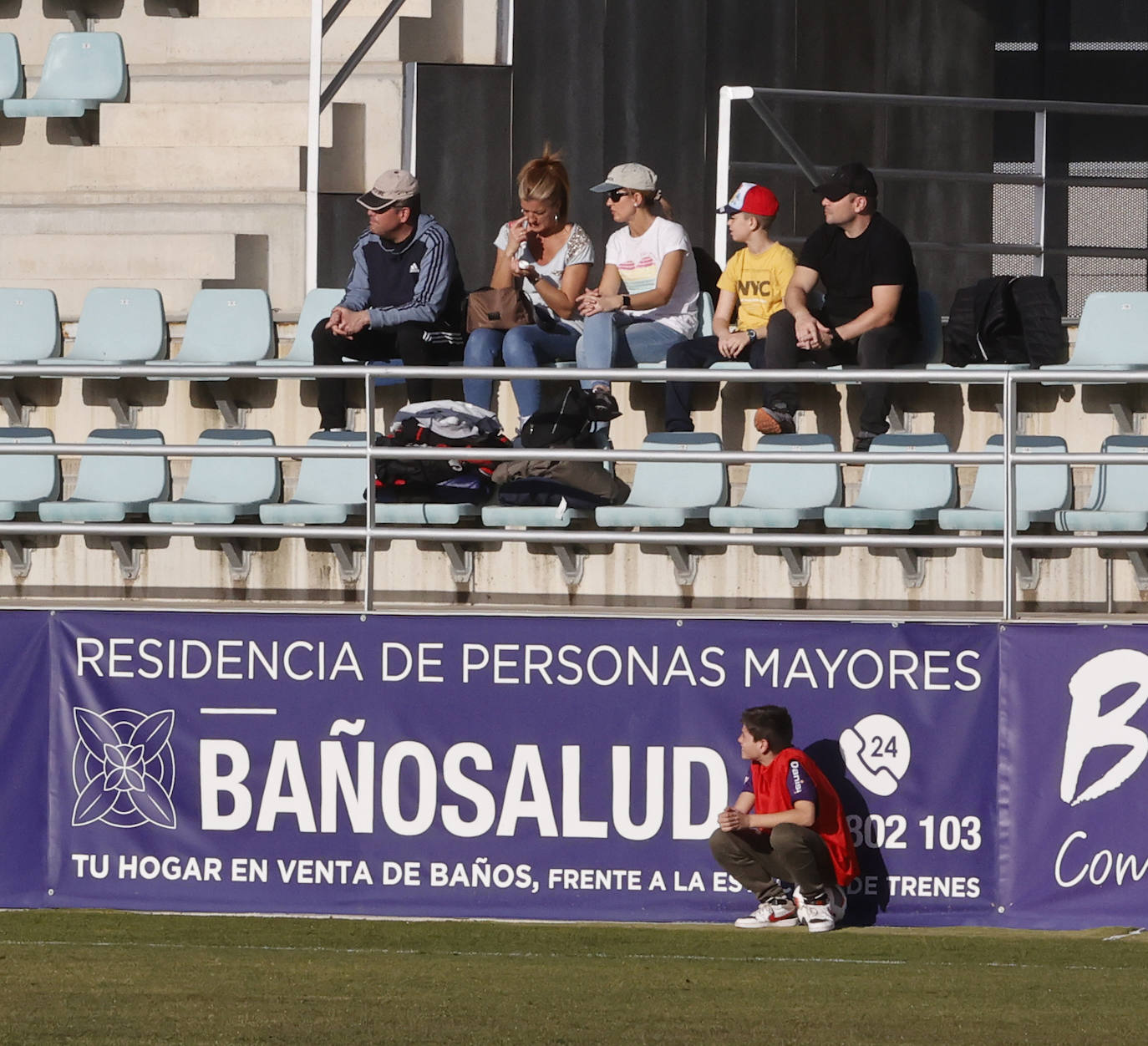 Fotos: Búscate en las gradas de La Balastera en el Palencia Cristo-Torrelavega