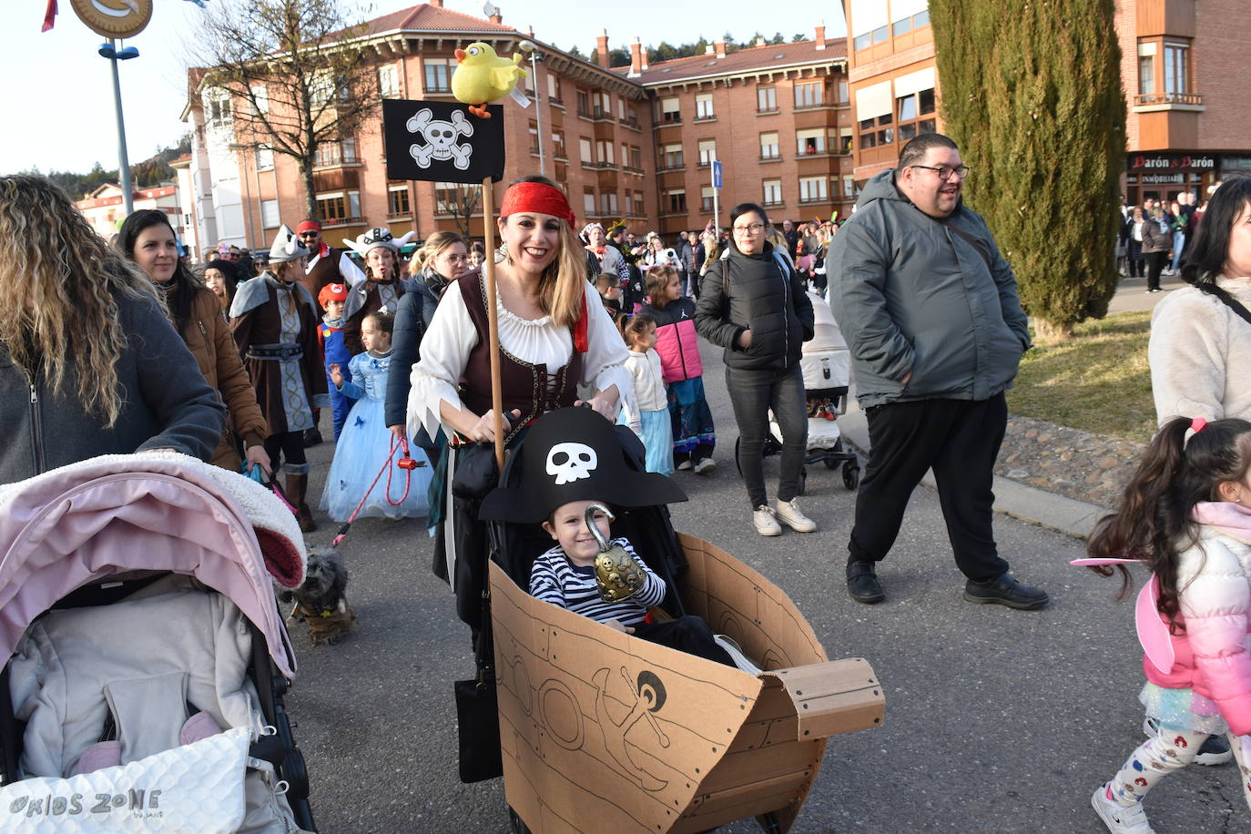 Fotos: Los niños, protagonistas del carnaval de Aguilar este domingo