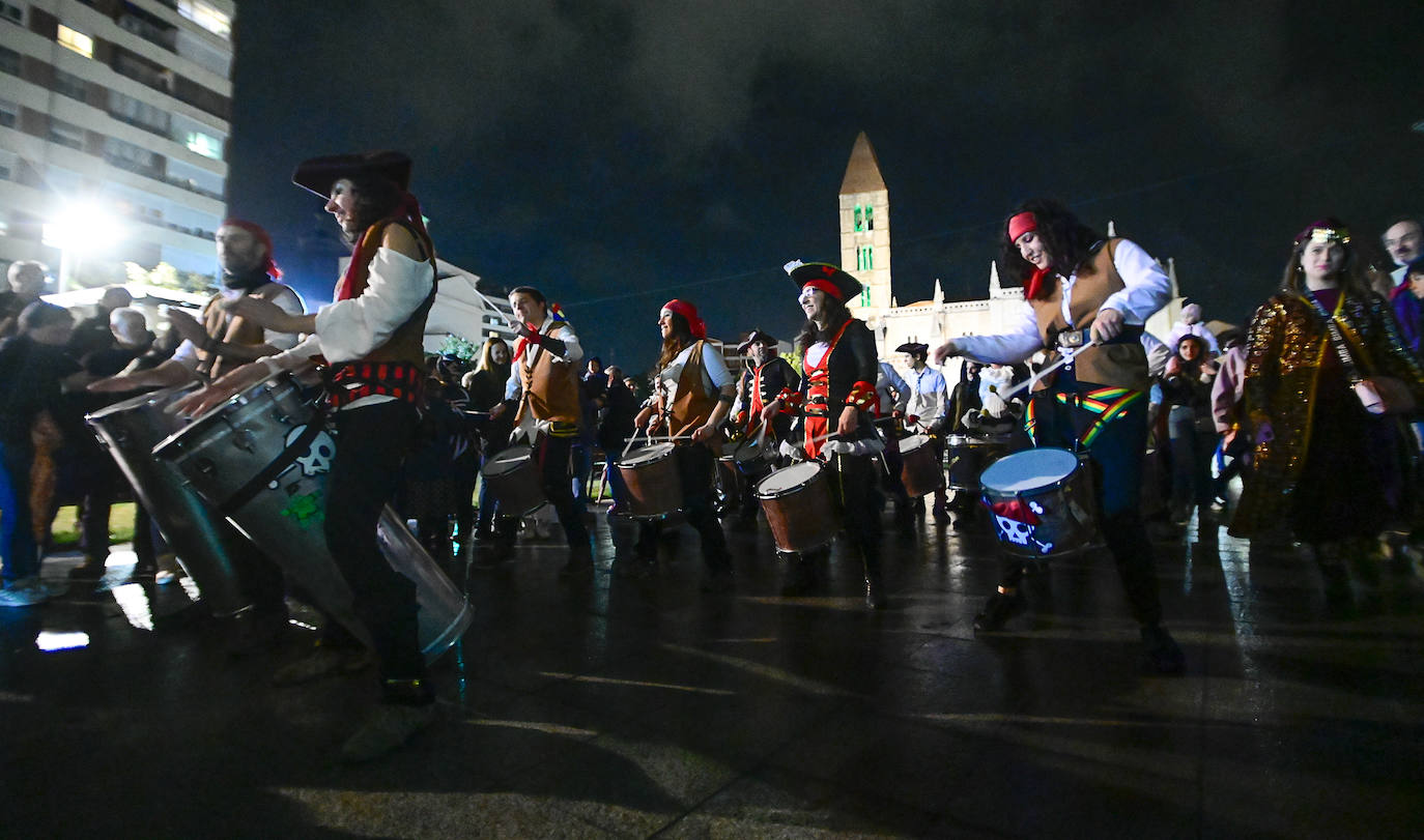 Fotos: Batucada por las calles de Valladolid