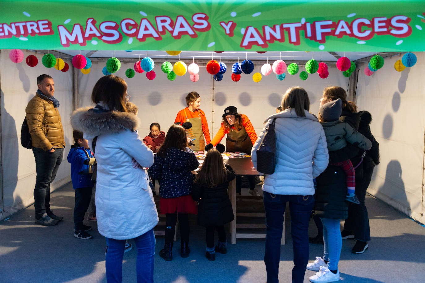 Distribuidos en cuatro puntos de la capital, han sido un éxito para los más pequeños con la cofección de máscaras, pintacaras, tatuajes y camerino