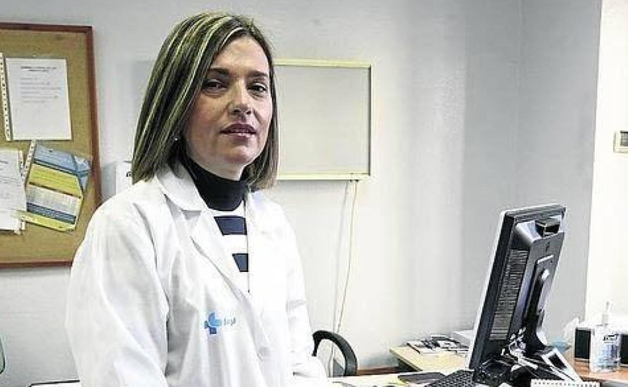 La doctora María Victoria Mateos, en la Unidad de Mieloma del Hospital Universitario de Salamanca. 