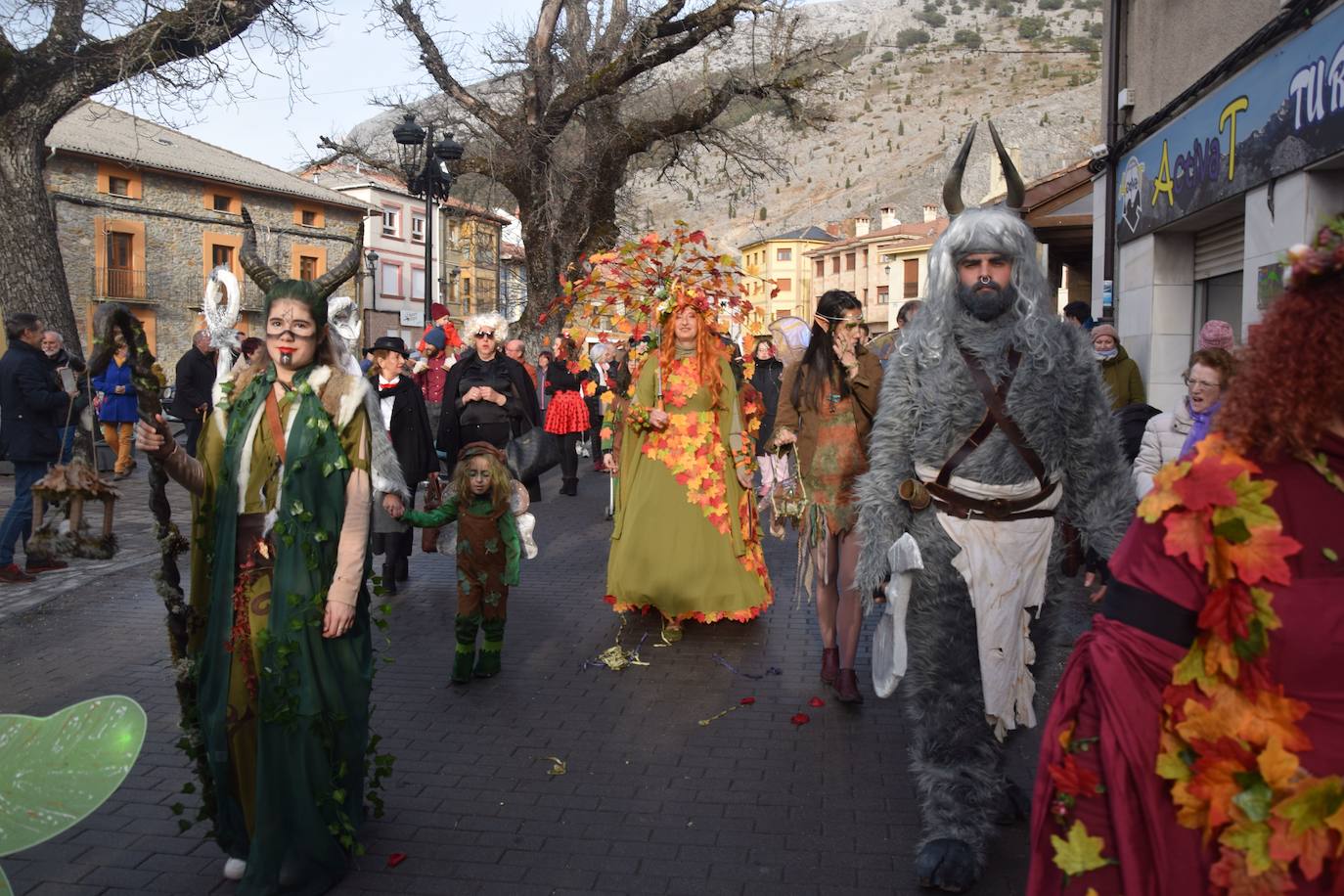 Fotos: Desfile de carnaval en Velilla del Río Carrión