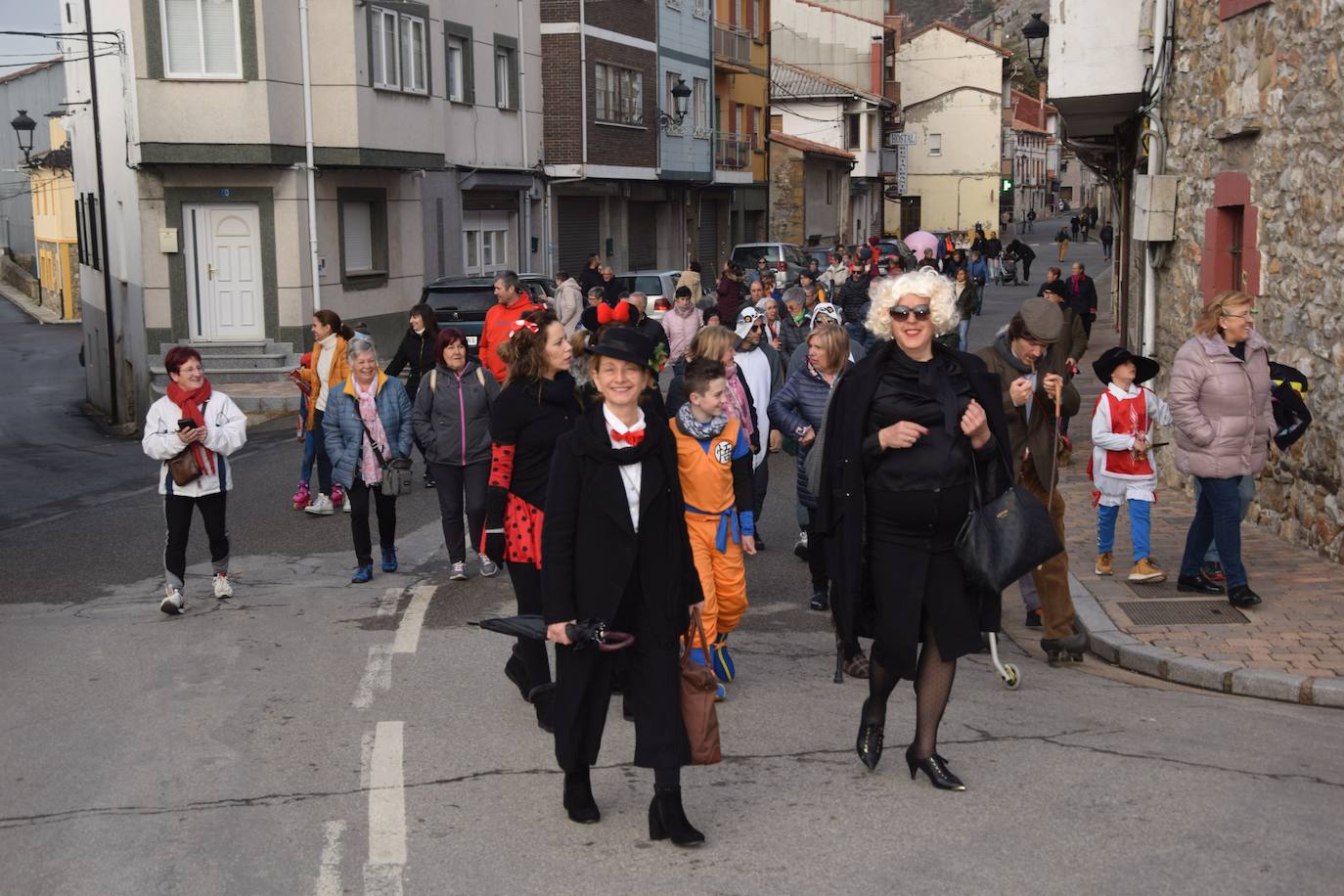 Fotos: Desfile de carnaval en Velilla del Río Carrión