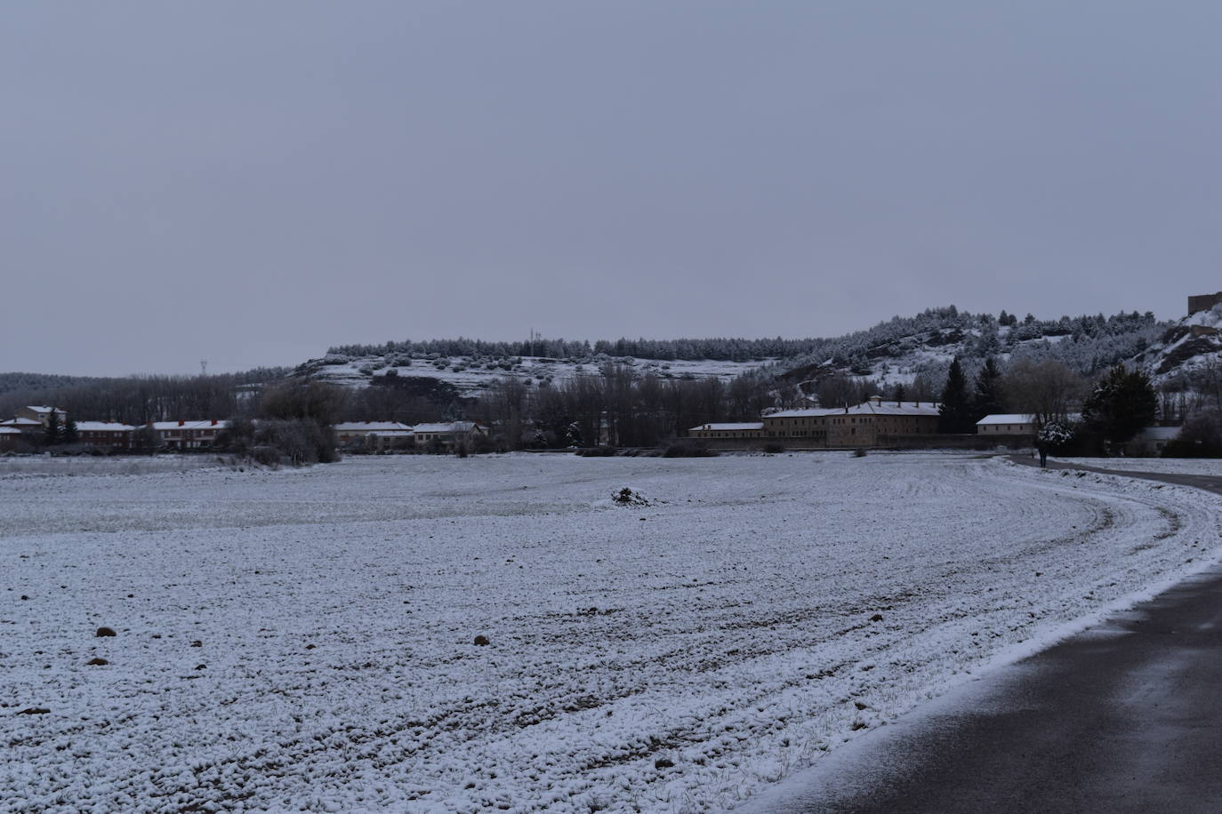 Aguilar y el resto de la provincia palentina ha amanecido con una capa blanca