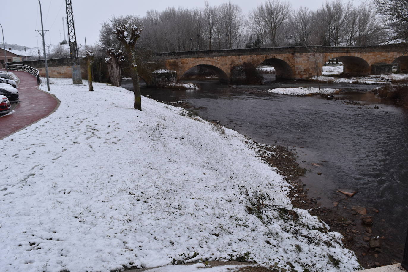 Aguilar y el resto de la provincia palentina ha amanecido con una capa blanca