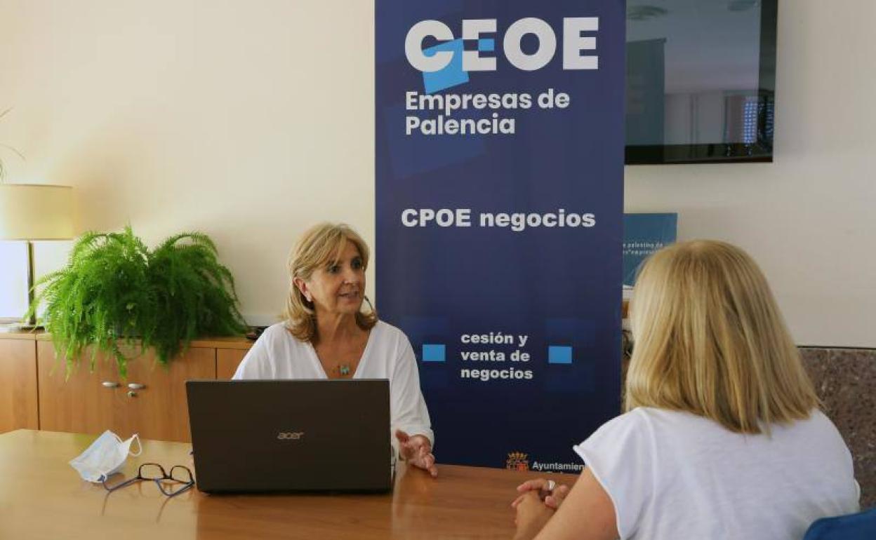 Palencia: Un centenar de personas acuden al programa de búsqueda y traspaso de negocios de la CEOE