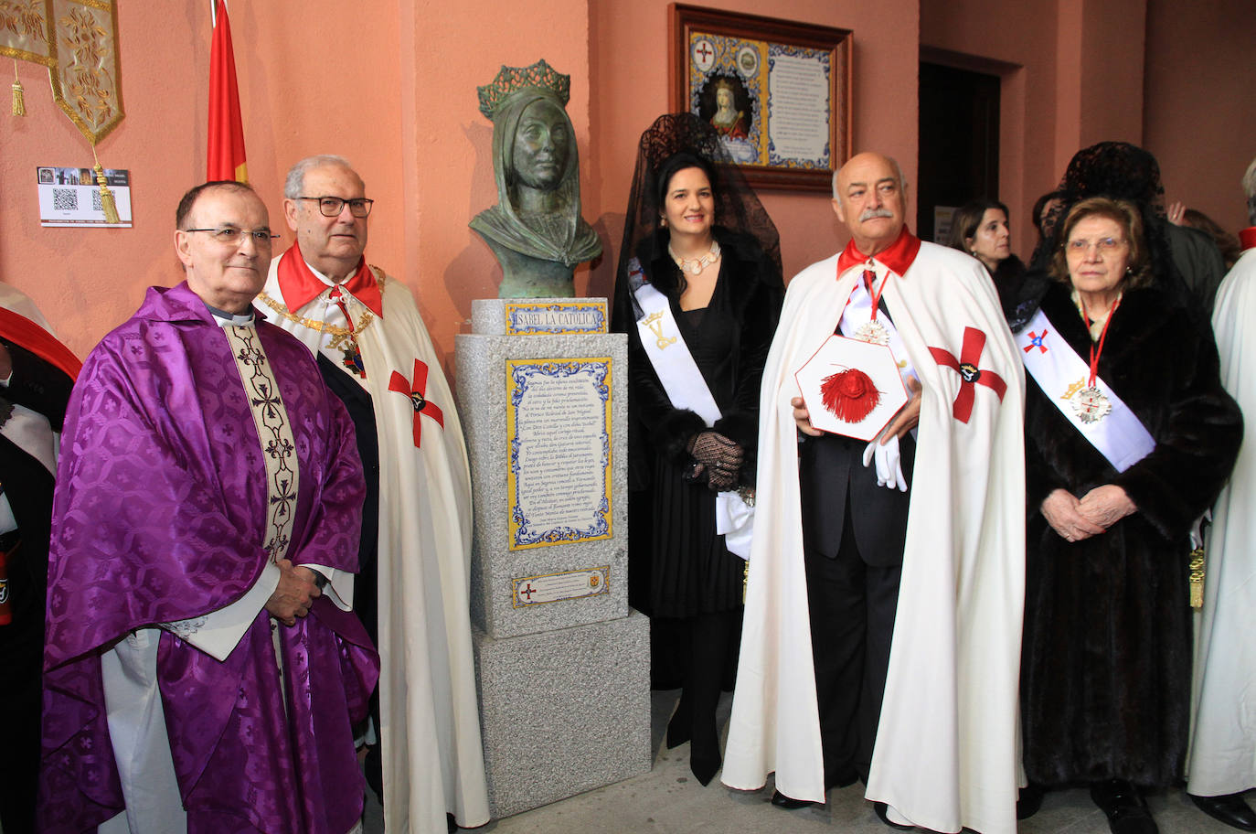 Un momento del acto de inauguración del busto. 