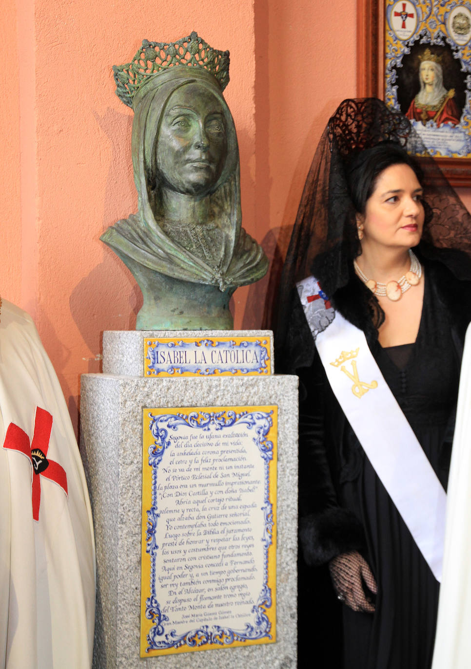 Un momento del acto de inauguración del busto. 