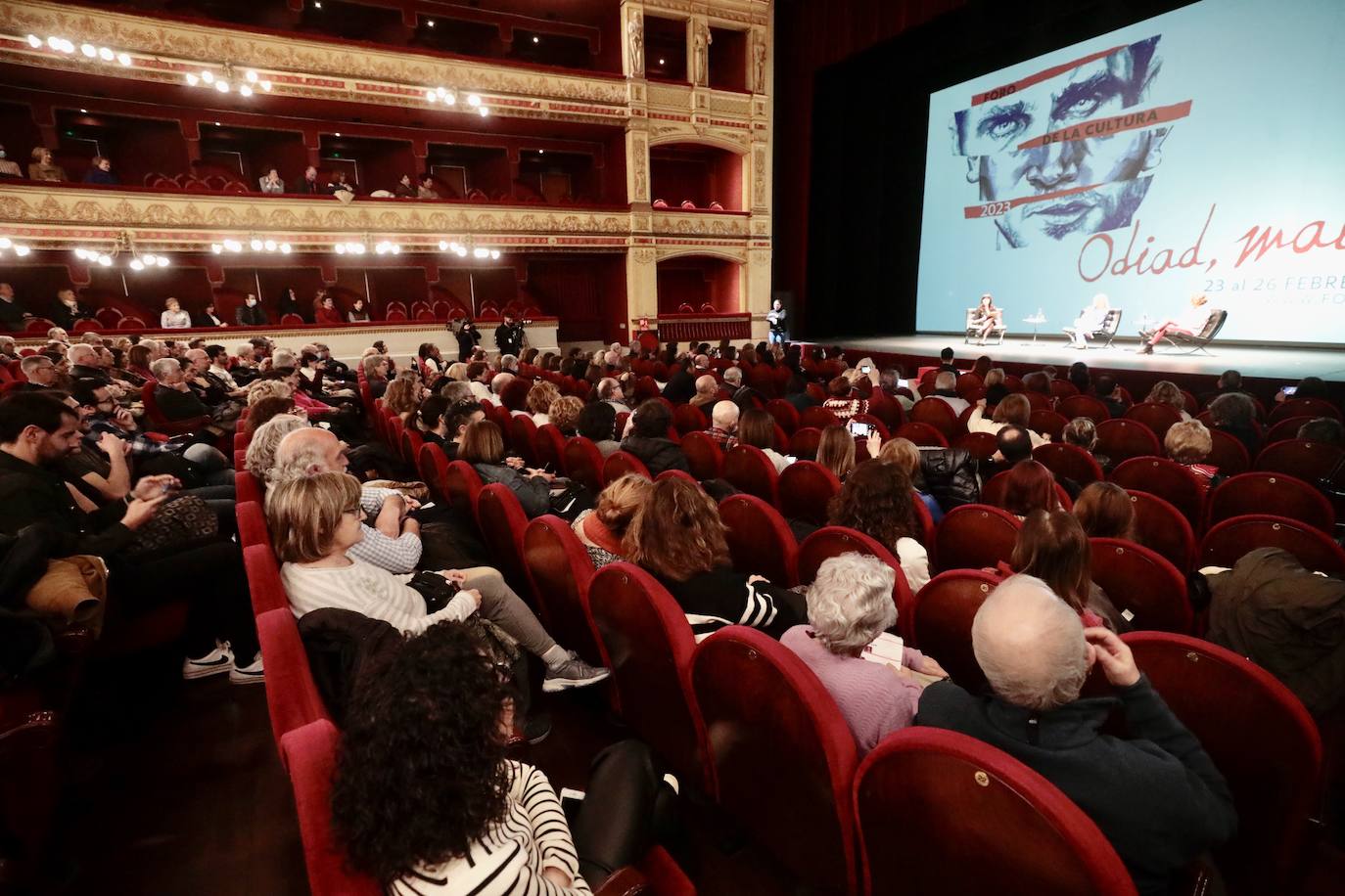 Fotos: Joaquín Reyes, Bob Pop, Cristina Cifuentes y Susana Diaz, en el Foro de la Cultura