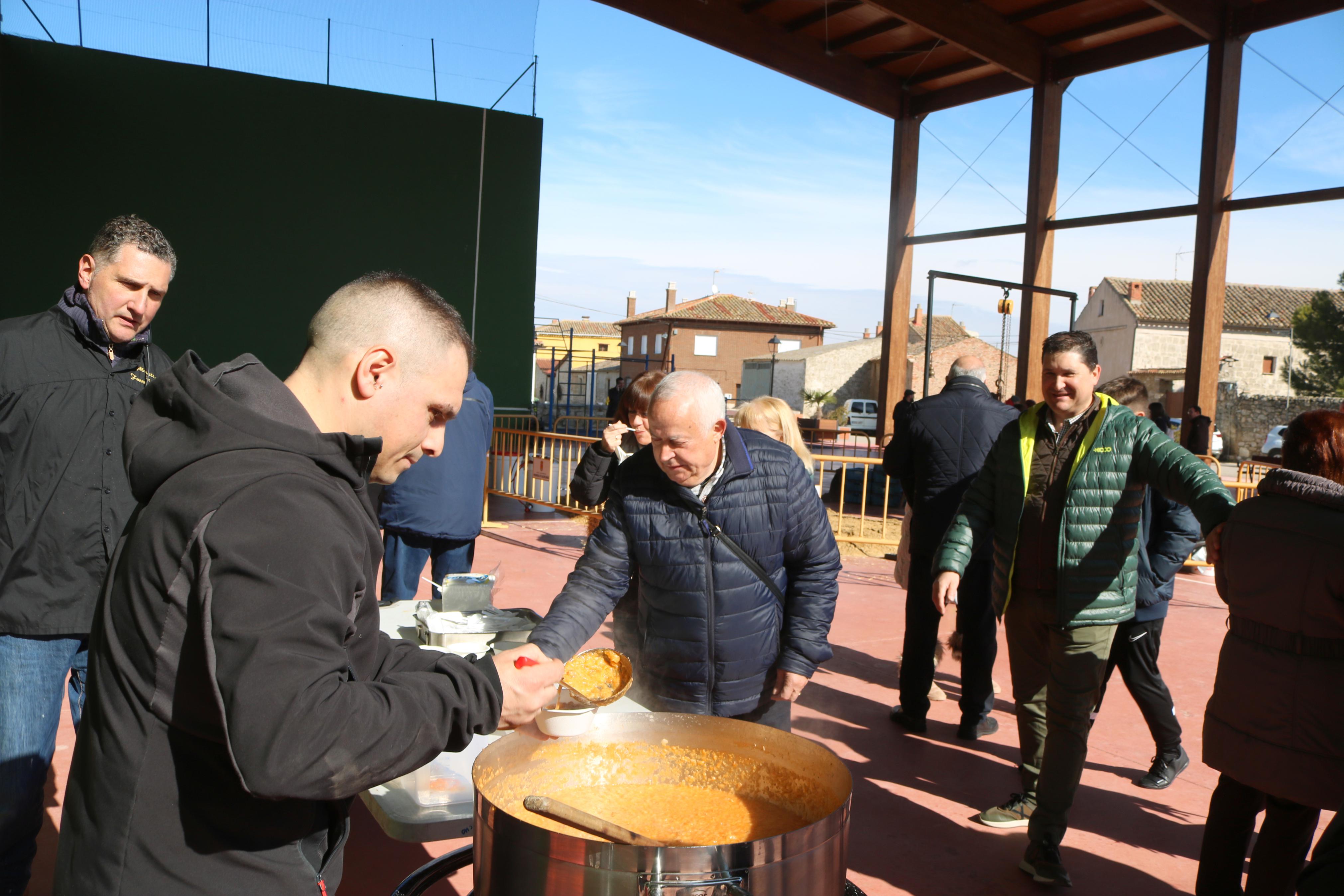 Herrera de Valdecañas celebra una animada Fiesta de la Matanza