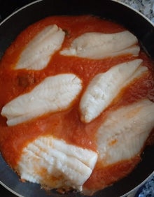 Imagen secundaria 2 - Receta de filetes de gallineta con salsa de tomate