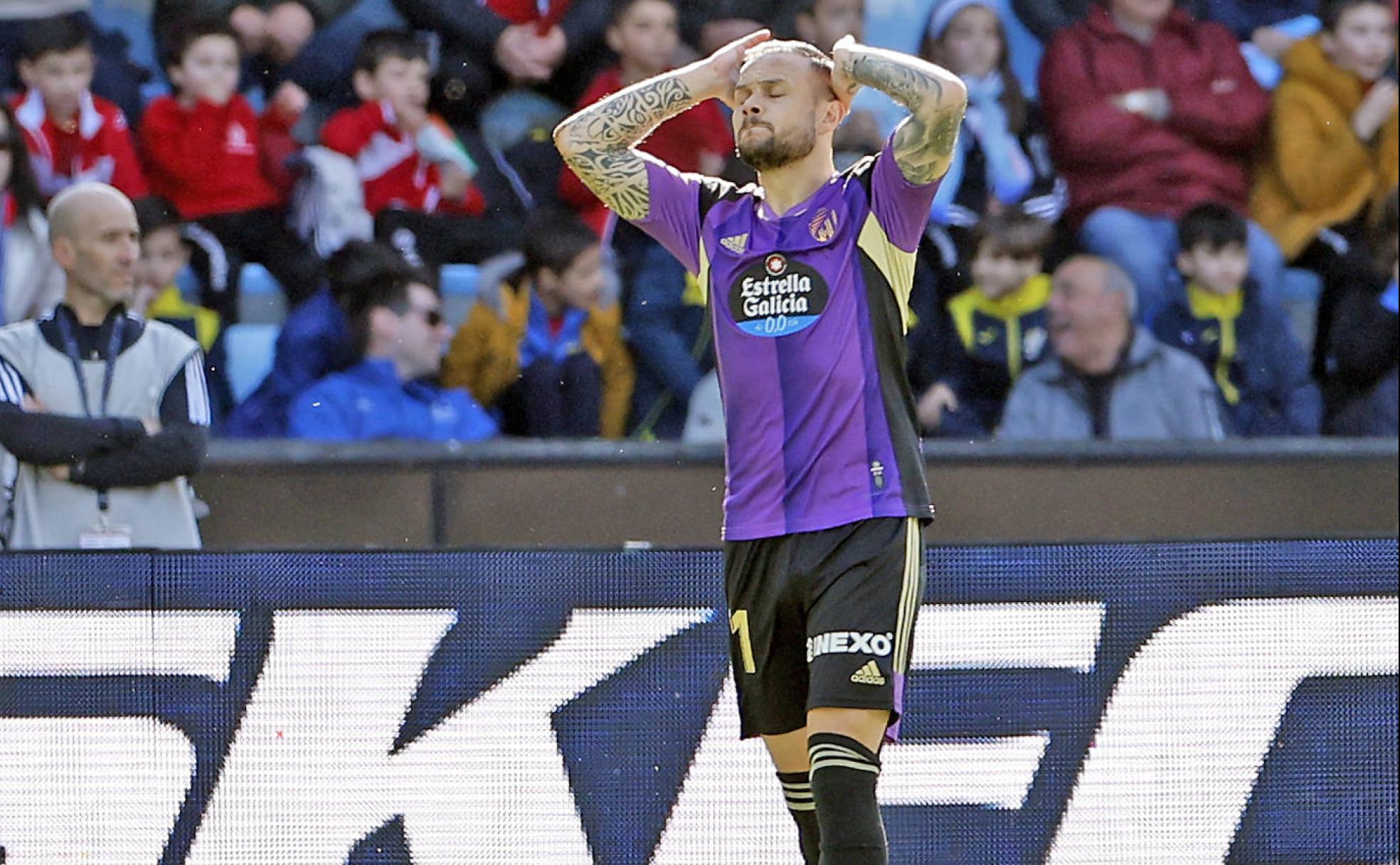 Iván Sánchez muestra su frustración tras una acción ofensiva en el partido del pasado domingo en Vigo.  