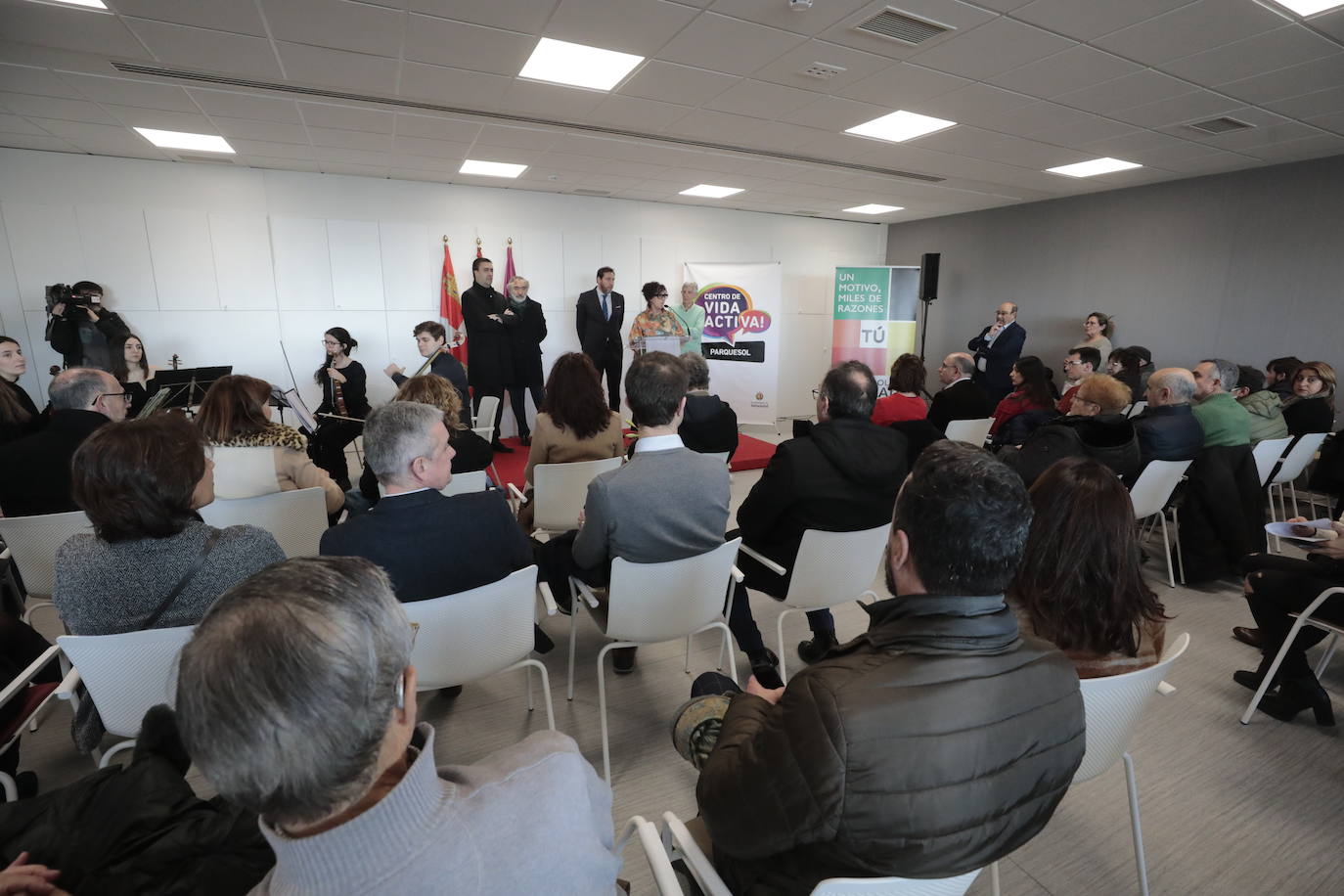 Fotos: El Ayuntamiento inaugura en Parquesol el primer Centro de Vida Activa en Valladolid