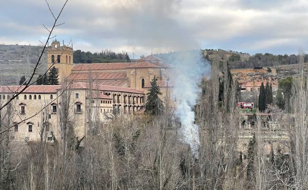 Quema de rastrojos junto al monasterio del Parral.