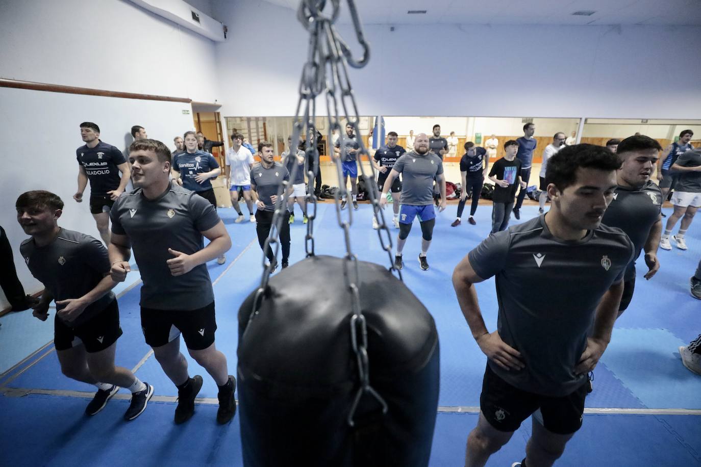 Fotos: Los jugadores de El Salvador comparten entrenamiento con los púgiles del Fight Club Valladolid y el Pucela Boxing
