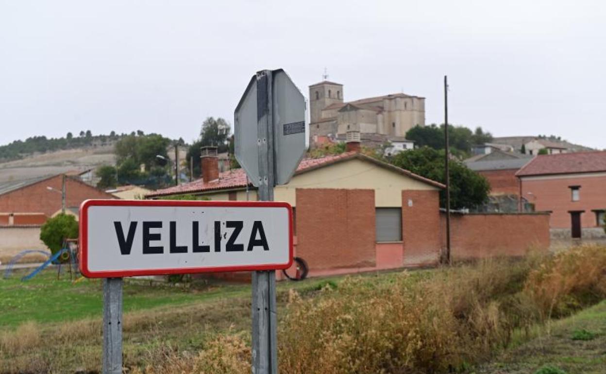 Entrada a la localidad vallisoletana de Velliza. 