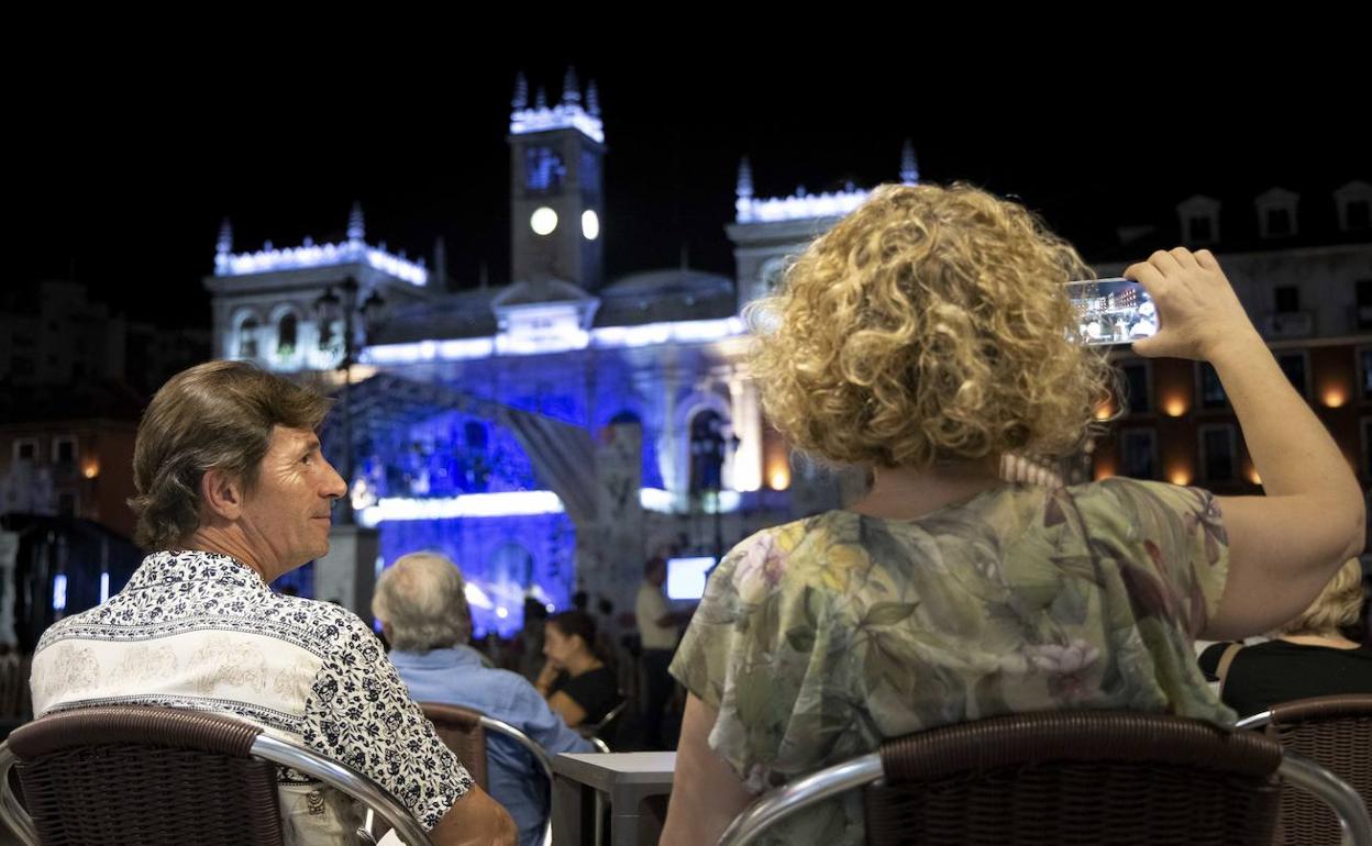 Gente en las terrazas de Valladolid durante las fiestas de 2021. 