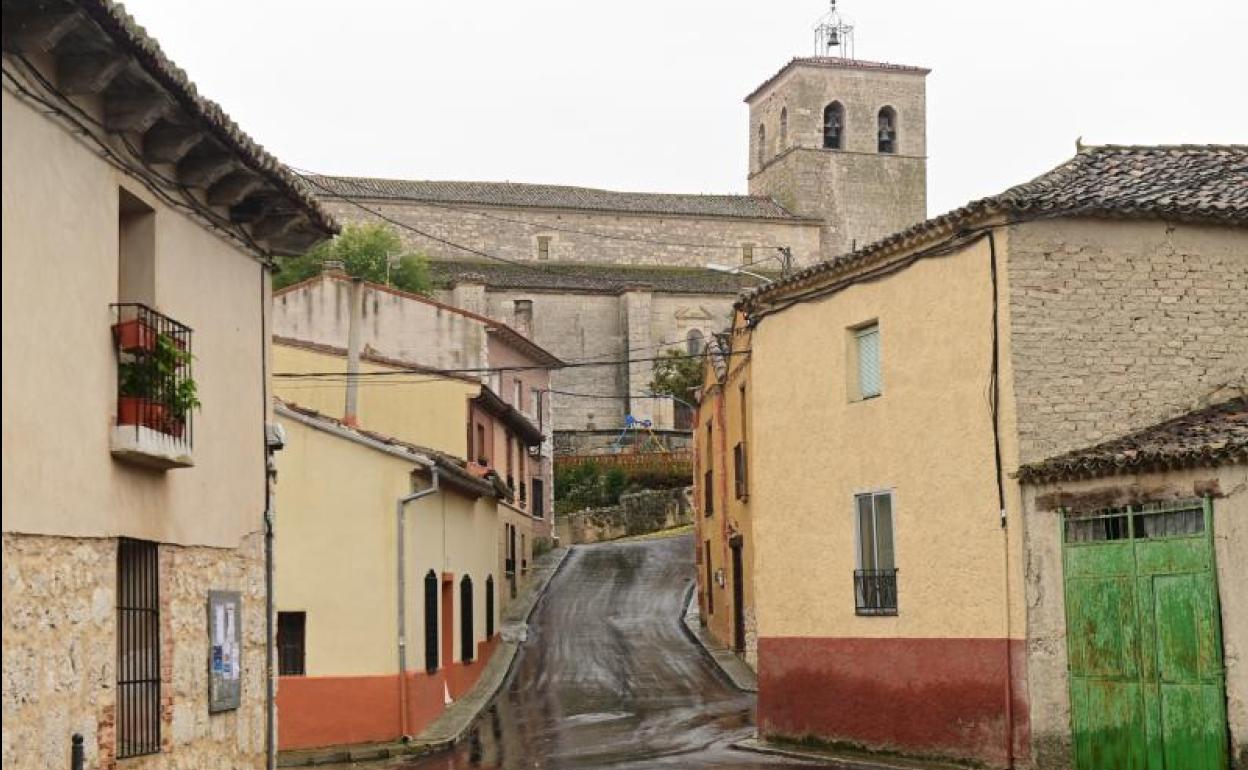 Una de las calles de la localidad de Velliza. 