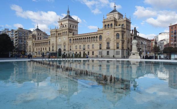 La fuente, aún parada, el pasado martes. 