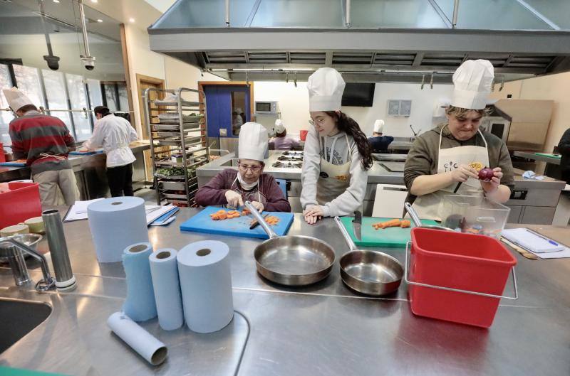 Fotos: Varias asociaciones de Castilla y León imparten cursos de cocina en Valladolid