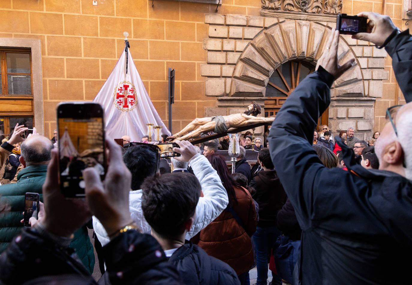 Fotos: Via Crucis Procesional en Valladolid de la cofradía de la Sagrada Pasión de Cristo