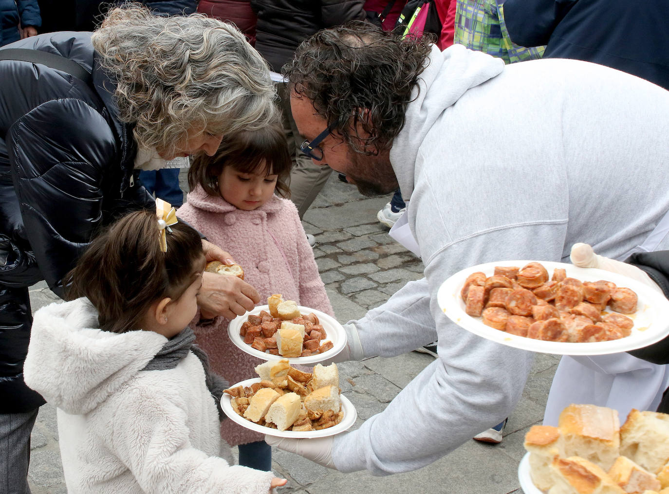 Degustación gastronómica del cerdo en San Lorenzo. 