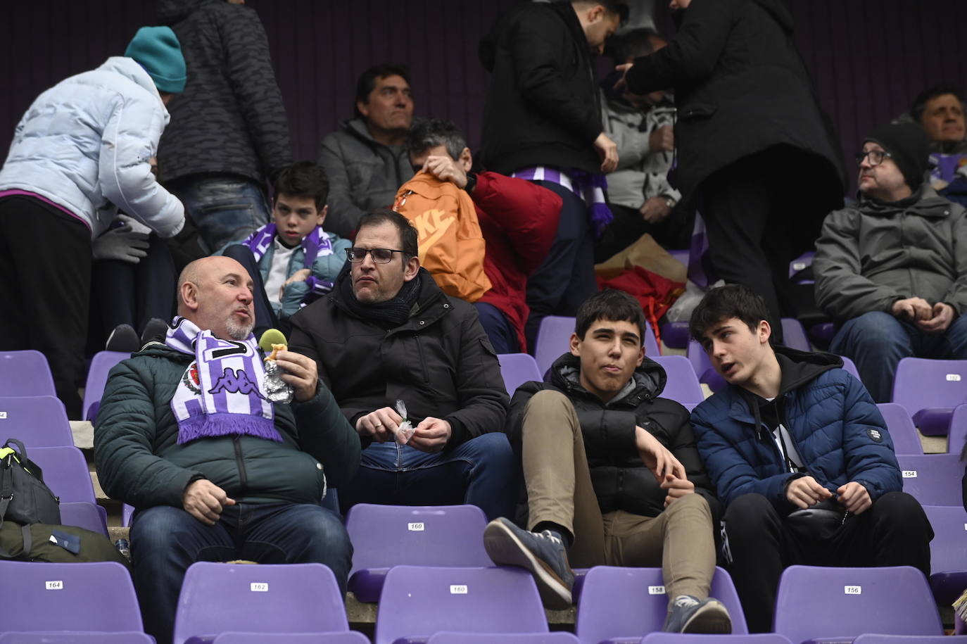 Fotos: Búscate en la grada del José Zorrilla (2/5)