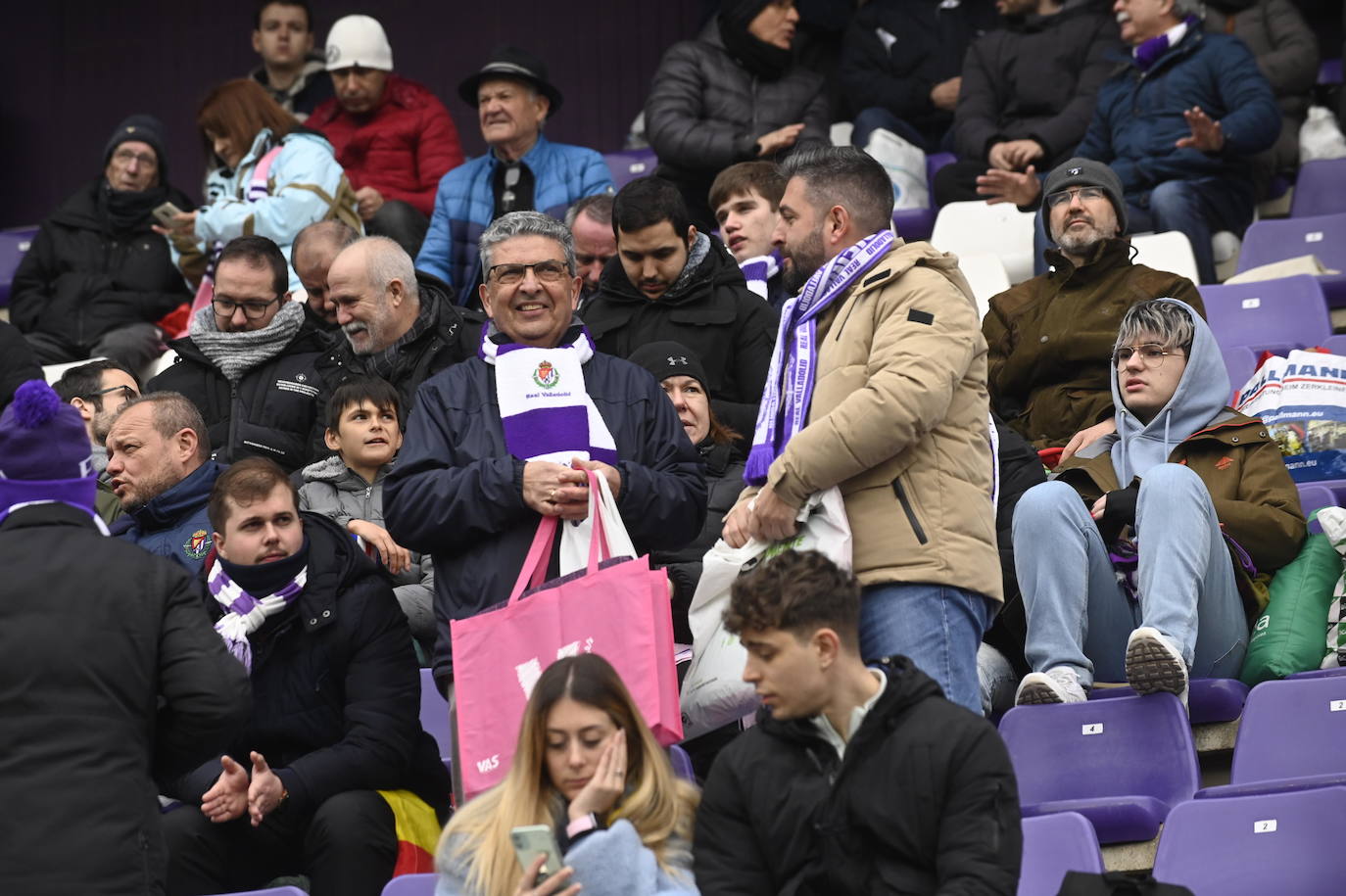 Fotos: Búscate en la grada del José Zorrilla (2/5)