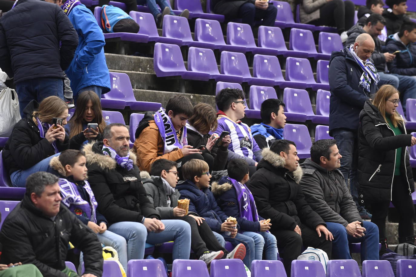 Fotos: Búscate en la grada del José Zorrilla (4/5)