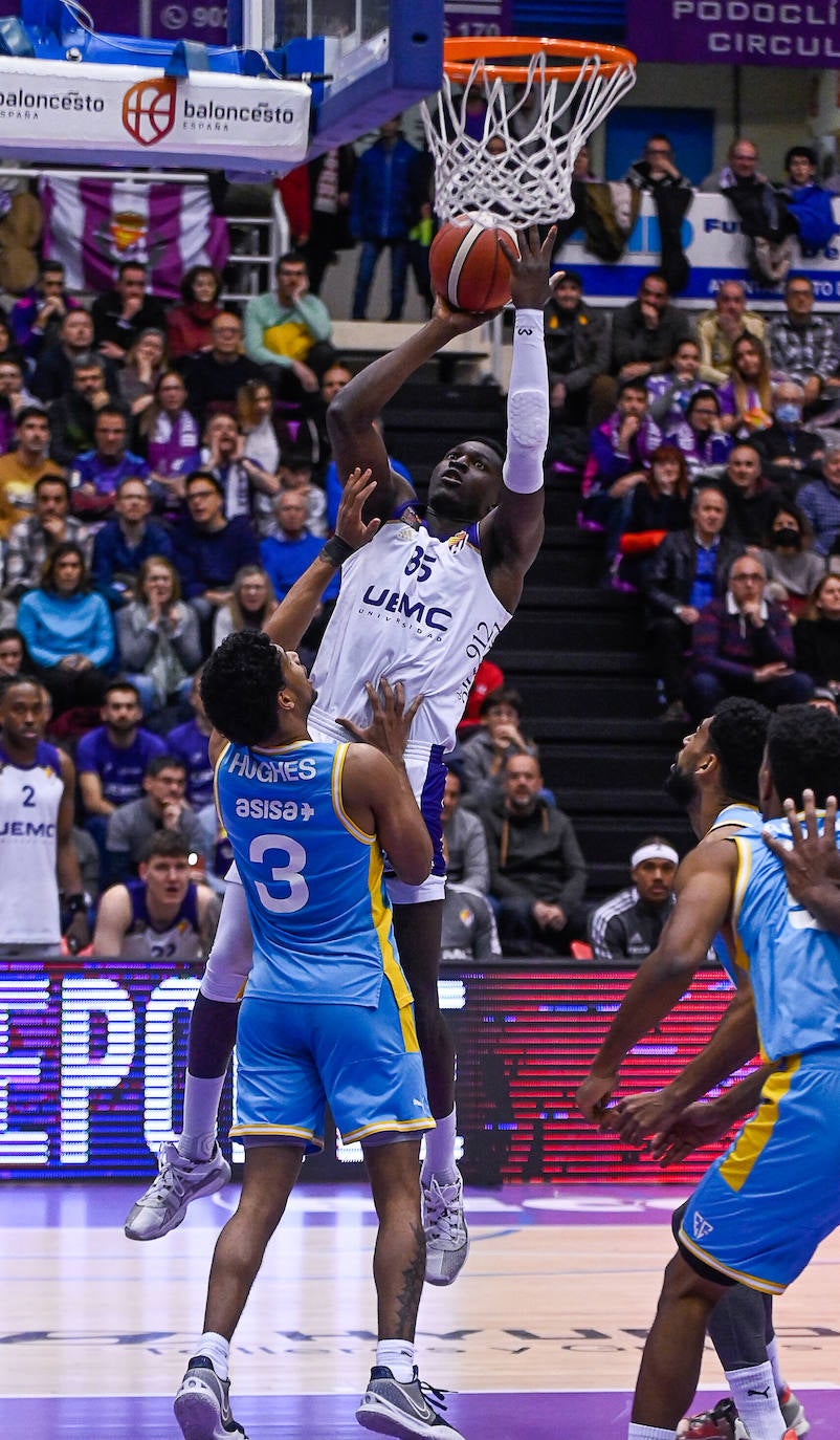 Fotos: Real Valladolid de baloncesto 81 - 75 Estudiantes