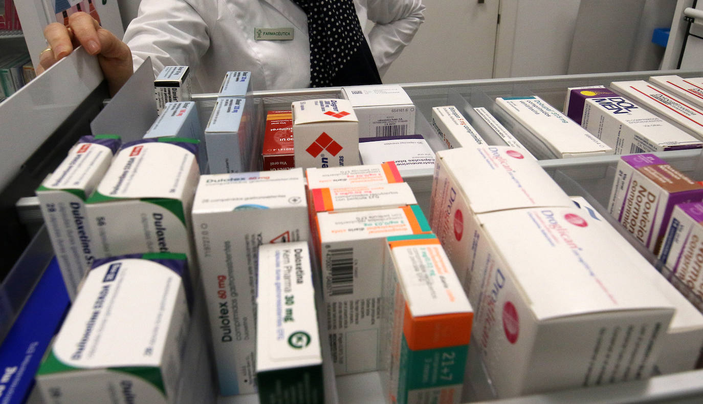 Medicamentos en una farmacia. 